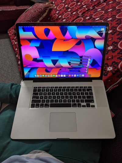 Apple MacBook Pro (17